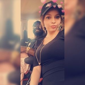 Meet your Posher, Danielle